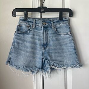 American Eagle Womens High Rise 90s Boyfriend Jean Short 000 Light Wash Stretch